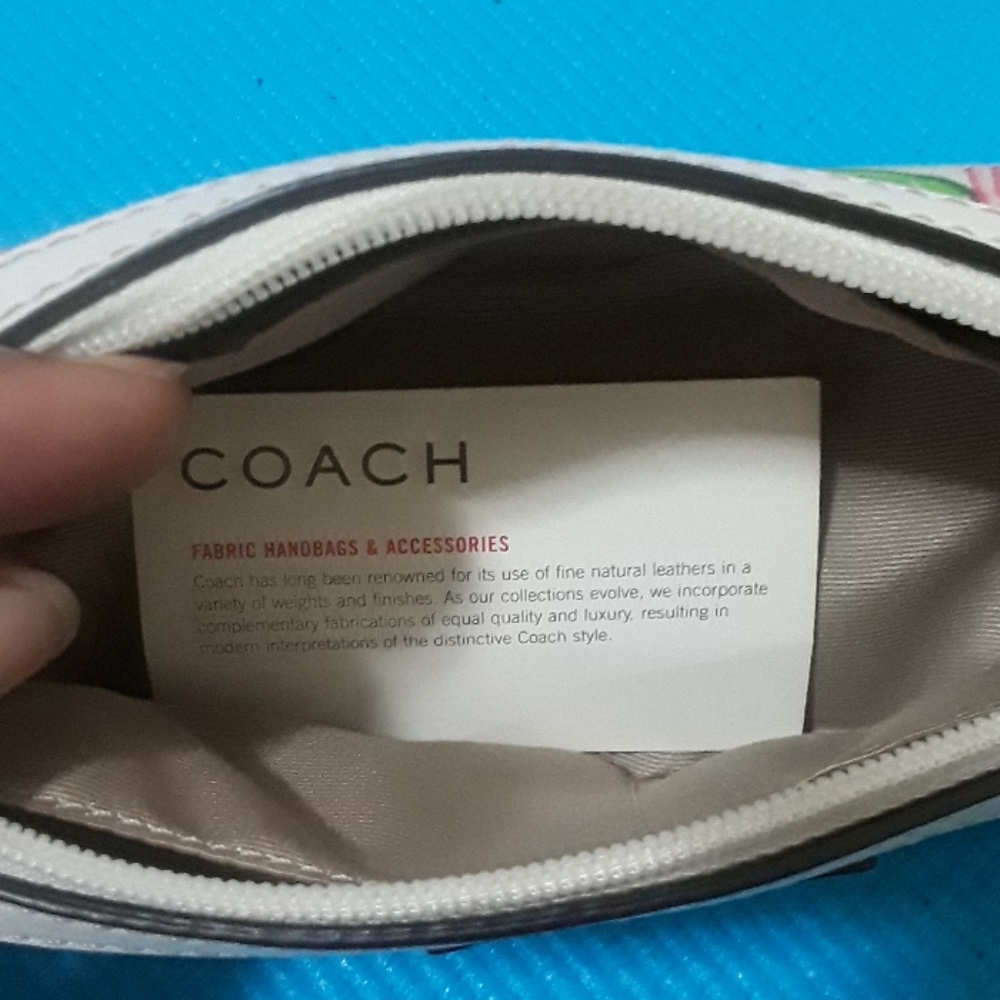Coach - Picture 3 of 3